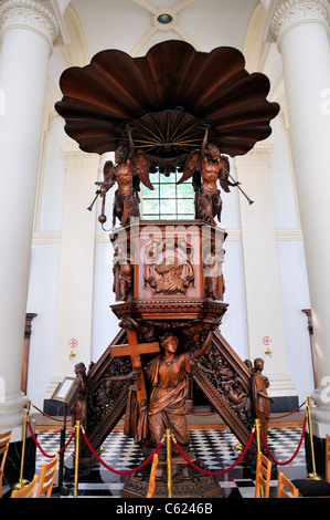 Brügge / Brugge, Flandern, Belgien. Sint Walburgakerk (Pieter Huyssens; 1619-1640) Jesuitenkirche. Kanzel Stockfoto