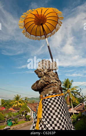 Hindu-Gottheit zu den wichtigsten Schritten Kehen Tempel in Bali, Indonesien Stockfoto