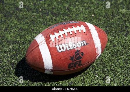 Wilson-Cfl canadian Football auf künstliche Rasen Regina Kanada Stockfoto