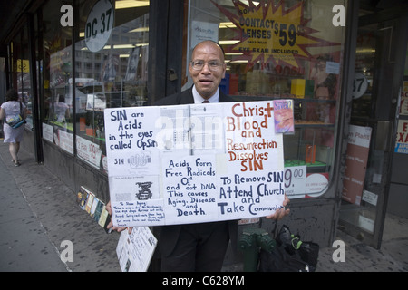 Christlicher Prediger der Straße in der Innenstadt von Brooklyn; NY. Stockfoto