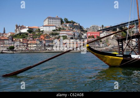Oporto, Blick auf den Fluss Douro, Portugal. Stockfoto