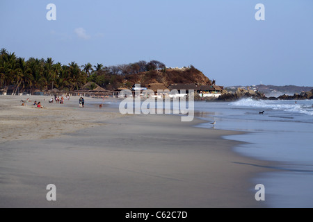 Der Strand am nächsten zum Stadtzentrum. Puerto Escondido, Oaxaca, Mexiko, Nordamerika Stockfoto