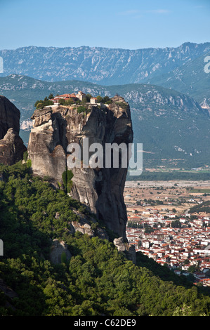 Kloster von Aghia Triada in Meteora, Kalambaka, Thessalien, Zentralgriechenland. Stockfoto