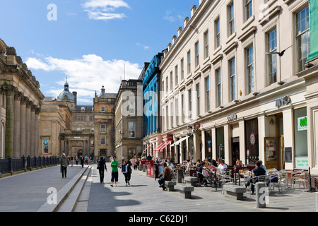 Cafés außerhalb der Galerie für moderne Kunst, Royal Exchange Square, Merchant City, Glasgow, Schottland, UK Stockfoto