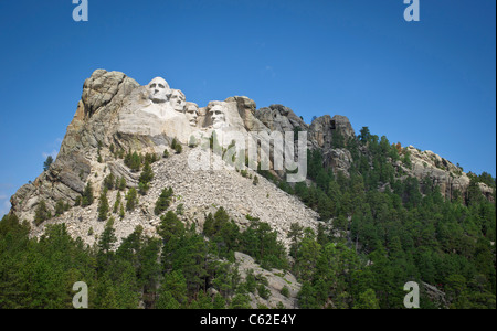 Leiter von vier amerikanischen Präsidenten, die im Mount Rushmore National Park in Black Hills South Dakota in den USA niederwinklige horizontale Hi-res gemeißelt wurden Stockfoto