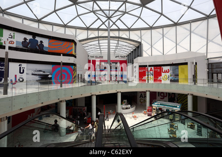 Themenpark Ferrari World in Abu Dhabi, Vereinigte Arabische Emirate Stockfoto