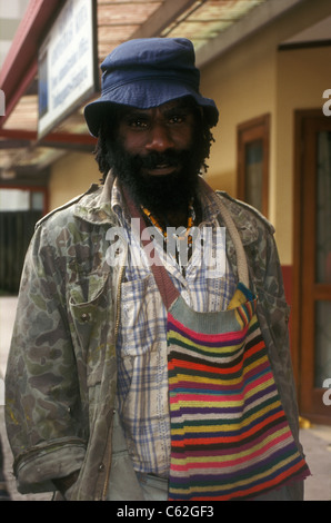 Ein Stammesangehöriger von Amungme Papuan in PT Freeport Indonesiens Minengemeinde Tembagapura, West Papua Stockfoto