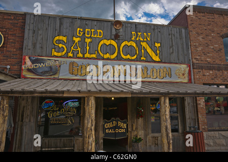Black Hills Vorderansicht des Gold Pan Saloon Gebäudes mit Drehtüren im historischen Custer Downtown South Dakota Black Hills in den USA horizontale Hi-res Stockfoto