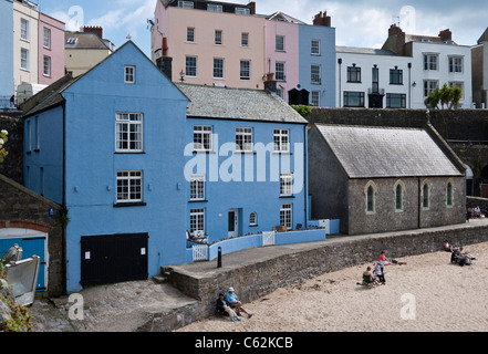 Tenby, Hafen Häuser & Kapelle, Pembrokeshire, South Wales, Großbritannien Stockfoto