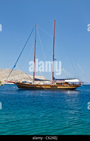 Hölzerne Segelschiff im Ägäischen Meer Stockfoto
