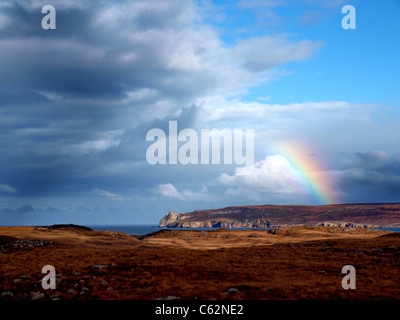 Regenbogen über den Norden Schottlands. Küste in der Nähe von Durness, Schottland. Stockfoto