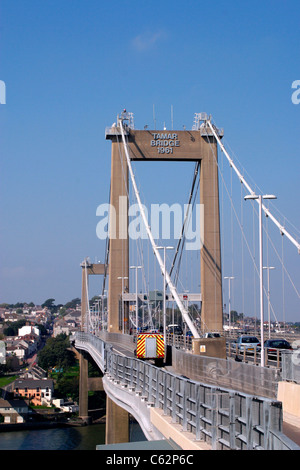 Verkehr, Tamar Road Bridge, Saltash, West Country, Devon, Cornwall, England, Großbritannien, Europa Stockfoto