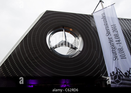 Mercedes-Benz Logo auf der Veranstaltung "Sternstunden - 125 Jahre Mercedes-Benz" am 14. August 2011 in Stuttgart, Deutschland Stockfoto