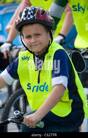 Ein kleiner Junge auf der Southampton Sky Ride 2011 Stockfoto