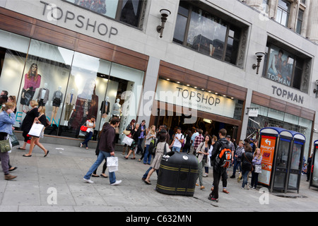 Top Shop Flagship Store auf der Oxford Street, London. Stockfoto