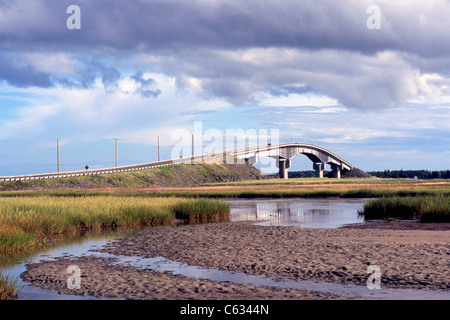 New Brunswick, Kanada - Miscou Brücke verbindet Miscou Insel Lameque Island über Miscou Kanal Stockfoto