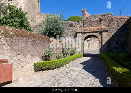 Eingang des mittelalterlichen Castelo de Vide Castle. Castelo de Vide, Portalegre District, Alto Alentejo, Portugal Stockfoto