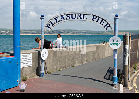 Eingang zum Weymouth Vergnügen Pier, Weymouth, Großbritannien Stockfoto