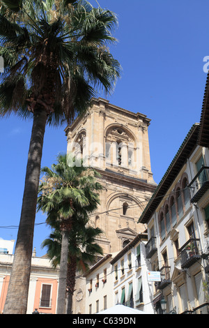 Turm der Kathedrale in Granada in Spanien Stockfoto