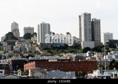 Betrachtet Skyline von San Francisco - Fishermans Wharf Stockfoto