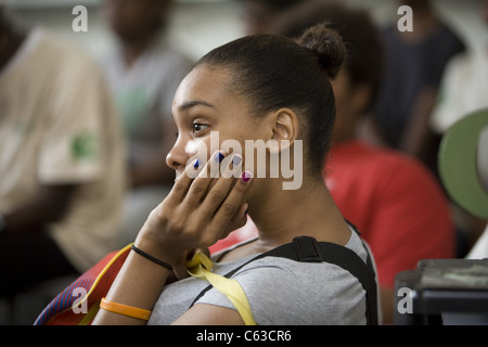 Studenten aus Detroit Community School teilnehmen an einem motivierenden Sommerprogramm Arbeit und Selbsterfahrung. Stockfoto