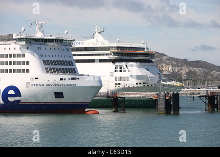 Fähren im Hafen von Holyhead Stockfoto