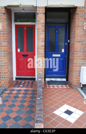 Haustüren und Veranda Headington Oxford England Vereinigtes Königreich Stockfoto