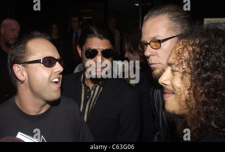 Rock Gruppe Metallica (l, R) Lars Ulrich, Kirk Hammett, James Hetfield, Robert Trujillo bei der Premiere Vorführung von METALLICA: Stockfoto