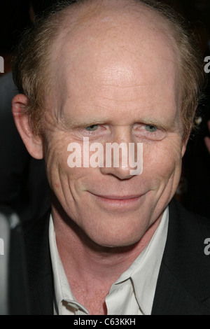 Ron Howard im Ankunftsbereich für Aschenputtel Mann Premiere, Loews Lincoln Square Theater, New York, NY, 1. Juni 2005. Foto von: Rob Rich/Everett Collection Stockfoto