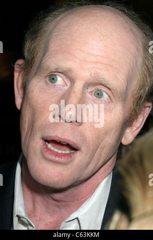 Ron Howard im Ankunftsbereich für Aschenputtel Mann Premiere, Loews Lincoln Square Theater, New York, NY, 1. Juni 2005. Foto von: Rob Rich/Everett Collection Stockfoto