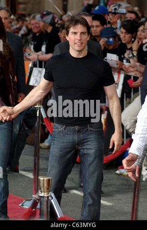 Tom Cruise im Ankunftsbereich für Krieg der Welten-Premiere, Graumans Chinese Theatre, Los Angeles, Kalifornien, 27. Juni 2005. Foto von: Tony Gonzalez/Everett Collection Stockfoto