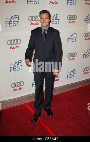 Joaquin Phoenix im Ankunftsbereich für WALK THE LINE Premiere beim AFI Fest 2005 Opening Night Gala, The ArcLight Hollywood Cinerama Dome, Los Angeles, CA, 3. November 2005. Foto von: Michael Germana/Everett Collection Stockfoto