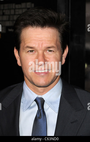 Mark Wahlberg im Ankunftsbereich für THE FIGHTER Premiere, Graumans Chinese Theatre, Los Angeles, CA 6. Dezember 2010. Foto von: Dee Cercone/Everett Collection Stockfoto