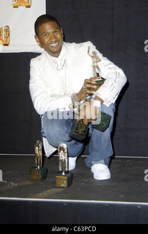 Usher im Presseraum für 2005 Soul Train Music Awards, Paramount Studios, Los Angeles, CA, Montag, 28. Februar 2005. Foto von: Michael Germana/Everett Collection Stockfoto