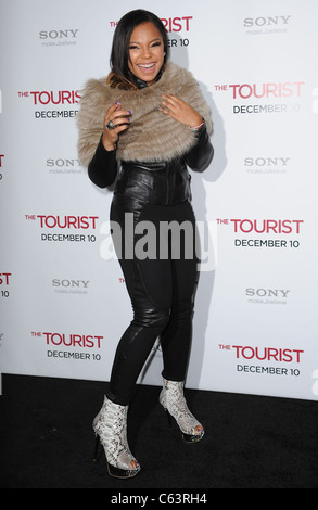 Ashanti im Ankunftsbereich für THE TOURIST Premiere, The Ziegfeld Theatre, New York, NY 6. Dezember 2010. Foto von: Kristin Callahan/Everett Collection Stockfoto