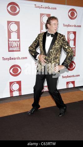 Eric Idle im Presseraum für American Theatre Wing Antoinette Perry Tony Awards 2005, der Rainbow Room, New York, NY, Juni Stockfoto