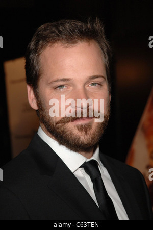 Peter Sarsgaard im Ankunftsbereich für JARHEAD Premiere von Universal Pictures, The Ziegfeld Theatre, New York, NY, 30. Oktober 2005. Foto von: Brad Barket/Everett Collection Stockfoto