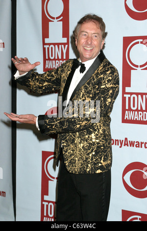 Eric Idle im Presseraum für American Theatre Wing Antoinette Perry Tony Awards 2005, der Rainbow Room, New York, NY, Juni Stockfoto