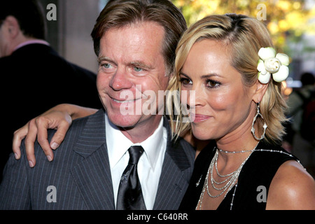 William H. Macy, Maria Bello im Ankunftsbereich für THANK YOU FOR SMOKING Toronto Film Festival Premiere Ryerson Theatre Toronto ON 9. September 2005. Foto von: Malcolm Taylor/Everett Collection Stockfoto