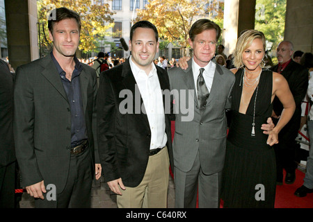 Aaron Eckhart, David Sacks, William H. Macy, Maria Bello im Ankunftsbereich für THANK YOU FOR SMOKING Toronto Film Festival Premiere Ryerson Theatre Toronto ON 9. September 2005. Foto von: Malcolm Taylor/Everett Collection Stockfoto