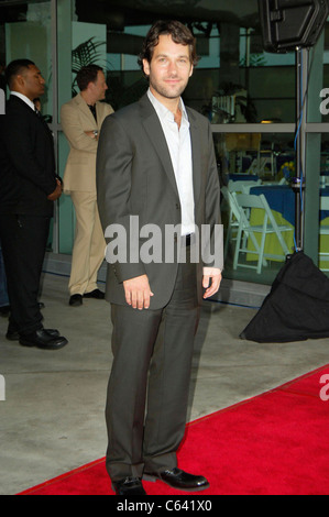 Paul Rudd im Ankunftsbereich für THE 40 YEAR OLD VIRGIN Premiere, The Arclight Cinema, Los Angeles, Kalifornien, 11. August 2005. Foto von: Michael Germana/Everett Collection Stockfoto