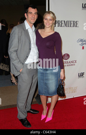 Ale de Basseville, Kiera Chaplin im Ankunftsbereich für internationale Beverly Hills Film Festival Opening Night, The Writers Guild Theater, Beverly Hills, Kalifornien, 13. April 2005. Foto von: Michael Germana/Everett Collection Stockfoto