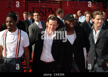 Andre 3000, Mark Wahlberg, Tyrese, Garrett Hedlund im Ankunftsbereich für 2005 erspähen Awards, das Kodak Theatre, Los Angeles, Kalifornien, 13. Juli 2005. Foto von: Tony Gonzalez/Everett Collection Stockfoto