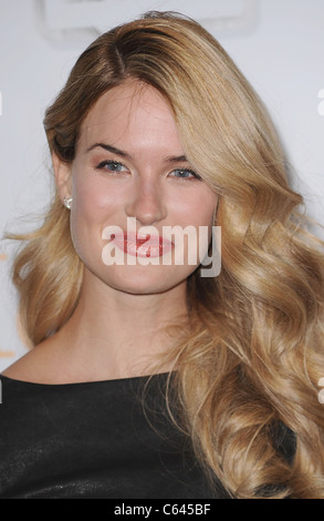 Alice Callahan im Ankunftsbereich für MORNING GLORY World Premiere, The Ziegfeld Theatre, New York, NY 7. November 2010. Foto von: Kristin Callahan/Everett Collection Stockfoto