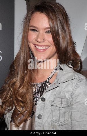 Joss Stone bei Instore-Auftritt für 2010 Fashion Night Out bei MACY's, Macy Herald Square Department Store, New York, NY 10. September 2010. Foto von: Jay Brady/Everett Collection Stockfoto