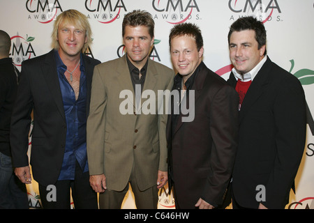 Lonestar im Ankunftsbereich für die 39th Annual Country Music Association CMA Awards, Madison Square Garden, New York, NY, Dienstag, 15. November 2005. Foto von: Gregorio Binuya/Everett Collection Stockfoto