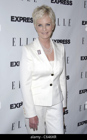 Cindy McCain im Ankunftsbereich für ELLE und Express 25 25 Veranstaltung, Palihouse in West Hollywood, Los Angeles, CA 7. Oktober 2010. Foto von: Dee Cercone/Everett Collection Stockfoto