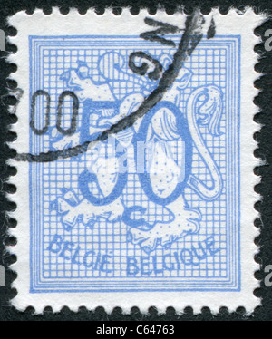 Belgien - 1951: Eine Briefmarke gedruckt in Belgien zeigt das Wappen, Löwen Stockfoto
