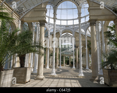 Innenraum des großen Konservatoriums Syon Park von Charles Fowler 1826 erbaut Stockfoto
