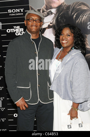 Samuel, LaTanya Richardson im Ankunftsbereich für THE OTHER GUYS Premiere, The Ziegfeld Theatre, New York, NY 2. August 2010. Foto von: Desiree Navarro/Everett Collection Stockfoto